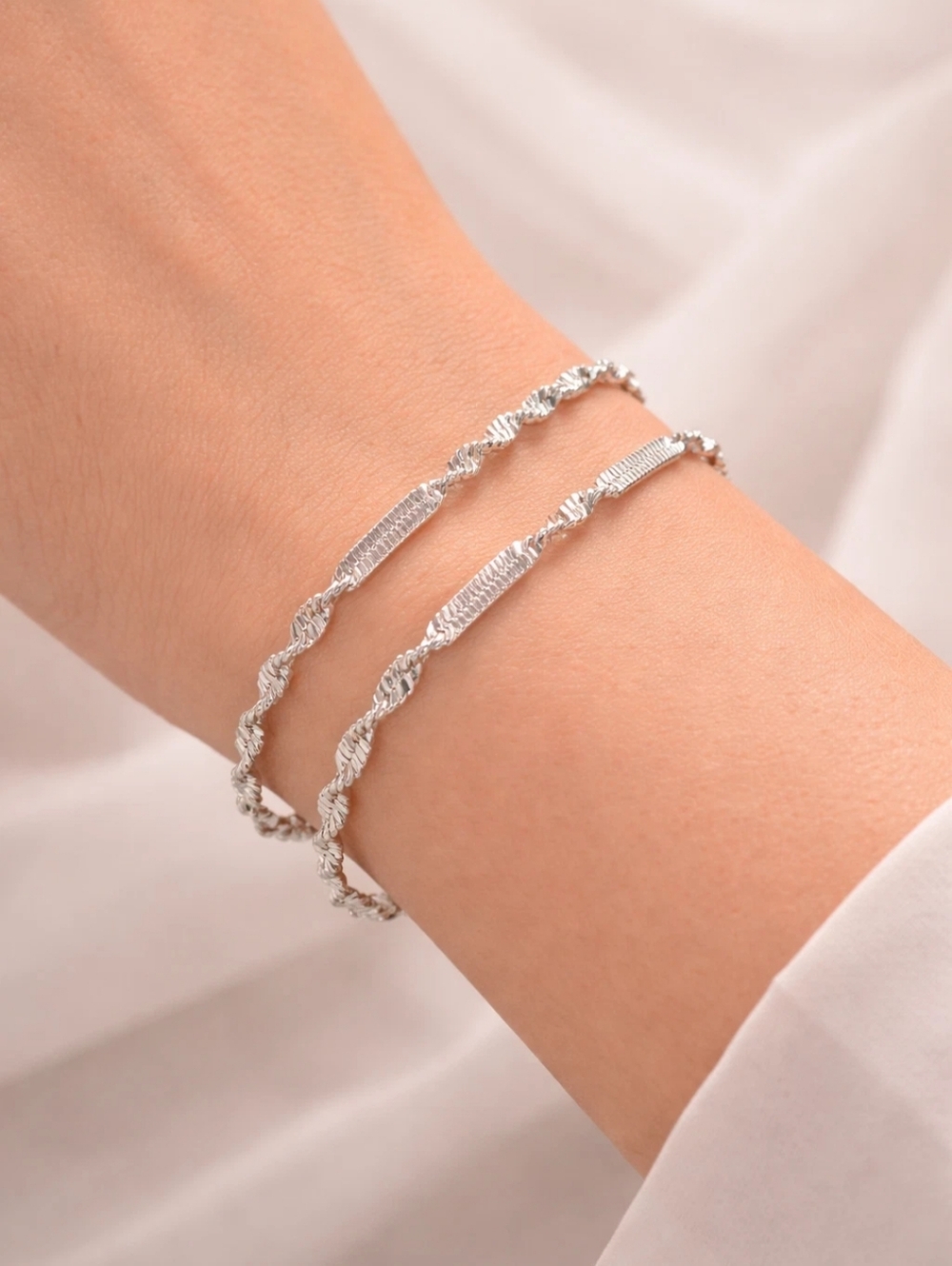 Vintage Spiral Chain Bracelet Minimalist Silver Tone 8 Inch by Avon NR Set Of 2